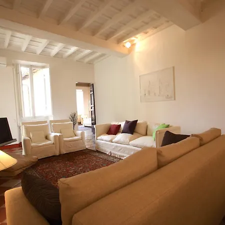 Navona Large 1br House Rom