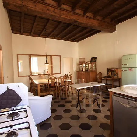 Navona Large 1br House * רומא