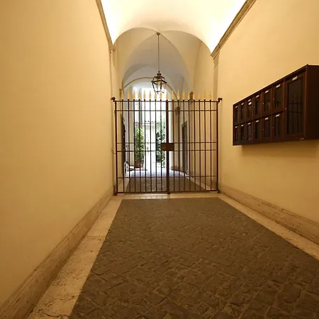 Navona Large 1br House דירה *