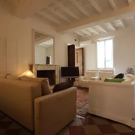 Navona Large 1br House דירה *